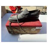 Flex By Freeman Mechanical Shoe Display