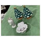 Salt / Pepper Shakers & Miniatures