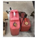 3 Gas Cans & Hand Sprayer