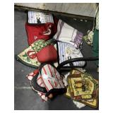 Oven Mitts & Potholders