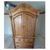 Mobel Inc. Armoire