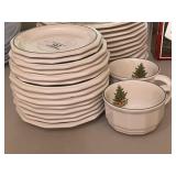 16 Piece Vintage Pfaltzgraff Plates & Cups