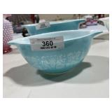 Medium Pyrex Mixing Bowl