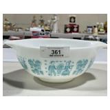 Medium Pyrex Mixing Bowl