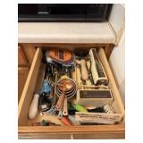 2 Drawers of Kitchen Miscellaneous