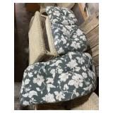 4 Piece Wicker Patio Set & Cushions