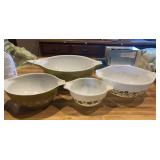 4 Vintage Nested Pyrex Mixing Bowls
