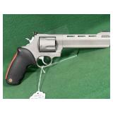 Taurus Raging Bull Revolver, 454