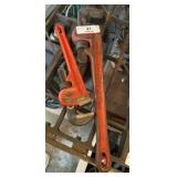 2 Pipe Wrenches