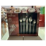 Crofton Flatware Set
