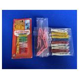26 Plastic Clothes Pins