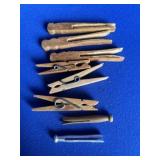 8 Clothes Pins