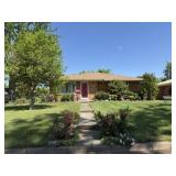 BRICK 2 BED, 1.5 BATH RANCH HOME w/ 2+ CAR GARAGE