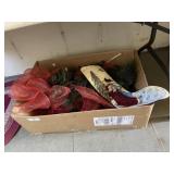Small Lot of Christmas Items