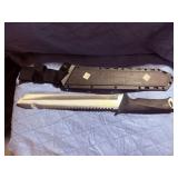Camillus Carnivore Sheath Knife