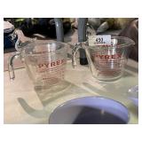 2 Glass Pyrex Measuring Cups