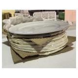 8 Piece Crown Victoria Lovelace Plates