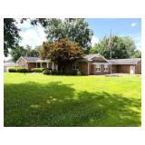 BRICK 3 BED, 3 BATH HOME w/ FINISHED BSMNT