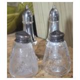 Vintage Salt / Pepper Shaker Set