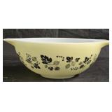 Pyrex Yellow & Black Gooseberry Mixing Bowl
