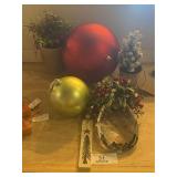 Lot of Assorted Christmas Ornaments