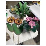 Lot of Metal Yard Dï¿½cor