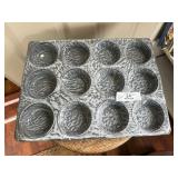 Large Grey Granite 12 Muffin Pan