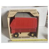 ERTL Toy Forage Wagon