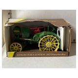 Ertl 1915 John Deere Collectible Tin Tractor
