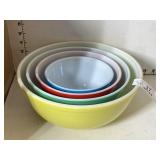 Set of 4 Pyrex Nesting Bowls