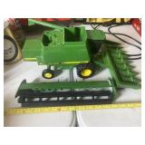 Vintage ERTL John Deere 9500 Toy Combine