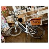 White Magnum Metro X E-Bike