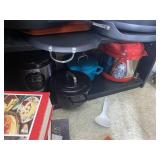 2 Smaller Instant Cookers & 2 Lodge Pots with Lids
