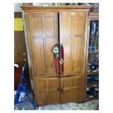Oak 4 Door Blind Cabinet & Pictured Contents