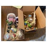 2 Boxes of Solar Animals / Figurines