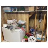 Large Lot of Vintage Christmas Dï¿½cor