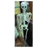Hanging Skeltons