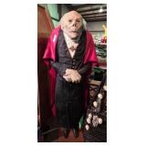 Life Size Halloween Dï¿½cor