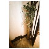 Pillar Plant Stand & Artificial Plant