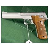 Smith & Wesson Model 622 Pistol
