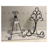 2 Metal Stands