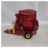 New Holland Metal Grinder Mixer Mill Diecast