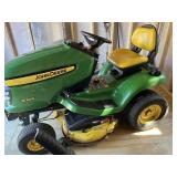 John Deere X304 Lawn Tractor