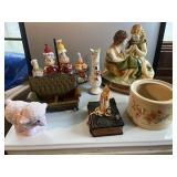 Assorted Collectible Dï¿½cor
