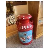 Patriotic cream can