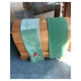 Wooden doll trunk with two bird linens