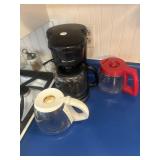 Electric coffee maker with 3 coffee pots