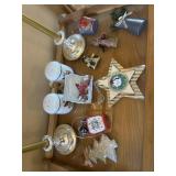 Several decorative items on tea card