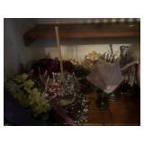 Lamps, vase, Phillips stereo and misc in hall