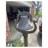 Cast iron dinner, Bell